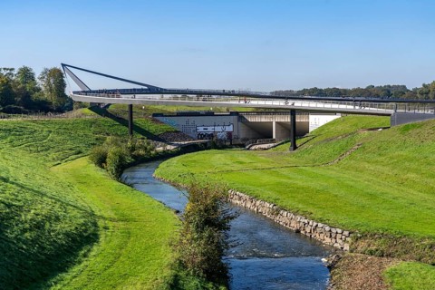New bridge over the Rhine-Herne Canal and the Emscher, leap over the Emscher, bicycle and