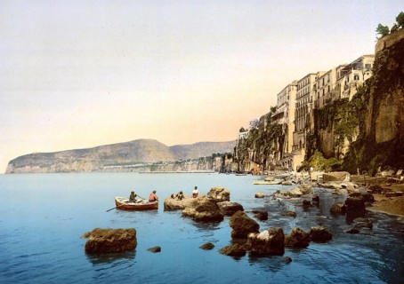 Sorrento am Meer, Neapel, Italien / Sorrento by the sea, Naples, Italy, Historic, digitally