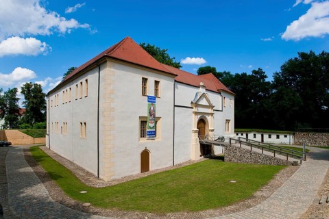 The Senftenberg Castle and Fortress Museum is housed in the Senftenberg Castle building