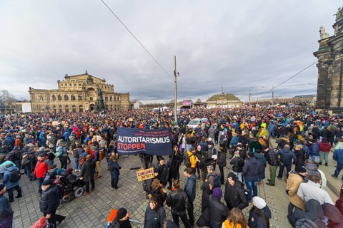 160 organisations and initiatives demonstrated against the right in Dresden on Saturday. Around 10,