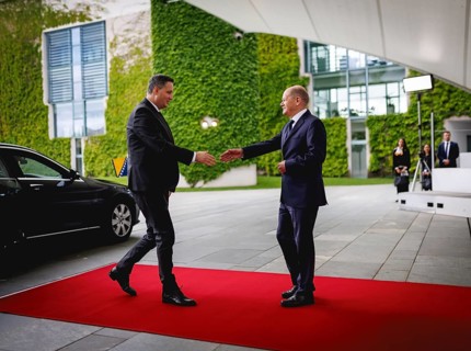 (R-L) Olaf Scholz, Federal Chancellor, receives Denis Becirovic, Chairman of the State Presidency