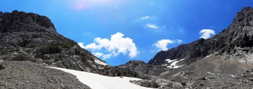 Travelling in the Wilder Kaiser on the Eggersteig to Ellmauer Tor (Tyrol)