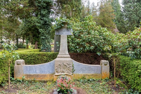 The Loschwitz cemetery is the second burial ground in Dresden's Loschwitz district that is still in