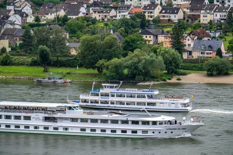 Excursion boats Bingen of the Bingen-Rüdesheim shipping company, river cruise ship Leonardo da