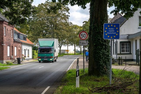Green border, border crossing without controls, north of Straelen near Arcen NL, from the