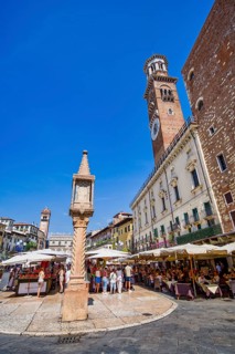 Torre dei Lamberti, Piazza delle Erbe, Verona, Veneto, Italy, Europe