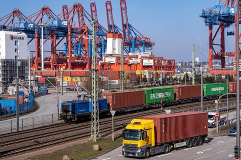 Port of Hamburg, Waltershofer Hafen, container ships, goods train with containers and container
