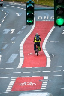 The new environmental lane on Schützenbahn street in Essen city centre, cyclists and buses have