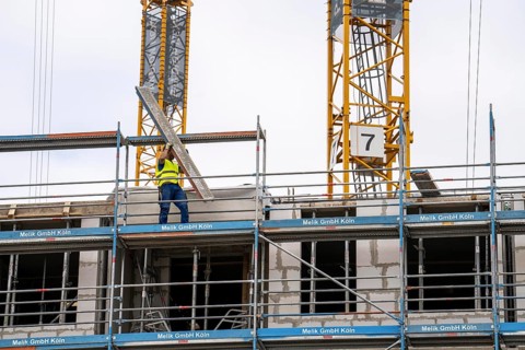 Large construction site, in Düsseldorf, construction of condominiums, shell construction,