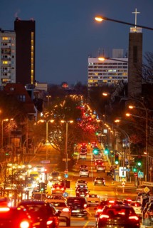 Evening city centre traffic, rush hour, Alfredstraße, B224, in Essen, Germany, Europe
