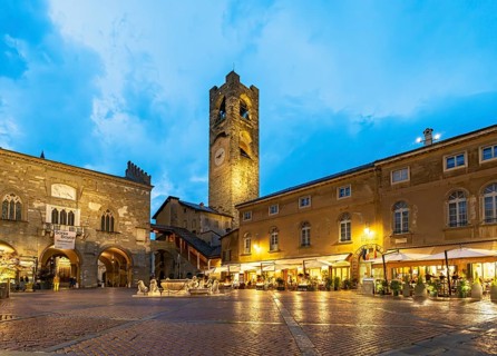Campanone Tower, Piazza Vecchia, Citta alta, Bergamo, Italy, Europe