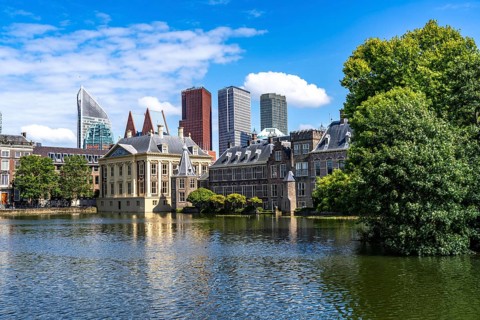 The Mauritshuis, historical art museum at the Binnenhof, seat of the Dutch government, Hofvijver