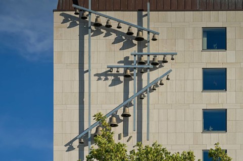 Glockenspiel by E. F. Reuter, town hall, old building by Titus Taeschner, market square,