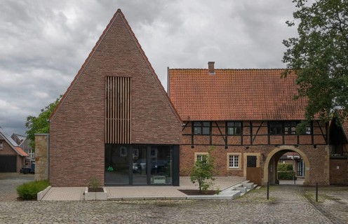 Hunnenpforte, the former gatehouse to Asbeck Abbey and the modern Abbey House, Legden, Asbeck,