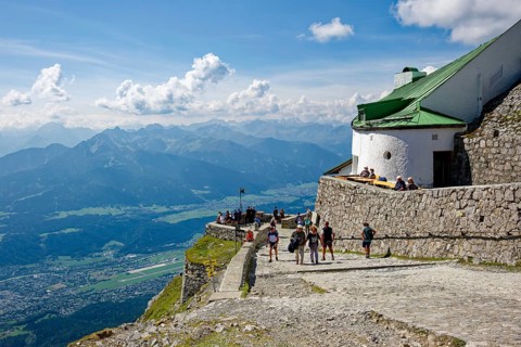 View, mountain station, cable car of the Hafelekarbahn of the Innsbrucker Nordkettenbahnen on the