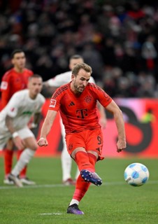Penalty, Penalty kick Goal kick Action Goal chance Harry Kane FC Bayern Munich FCB (09) Allianz
