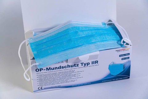 Pack of surgical face masks, with CE marking