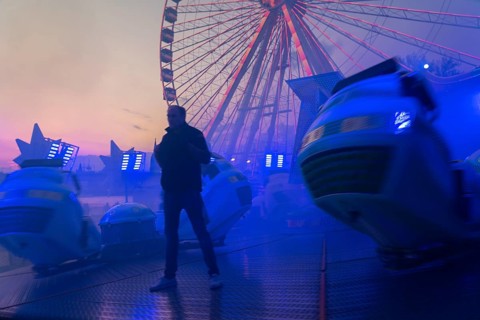 Deutz funfair on the Rhine, at Easter, funfair, break-dancer ride, employees, ticket inspectors,