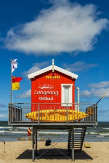 Hut for lifeguards, red, observation tower, rescue tower, beach, North Sea island, Langeoog,