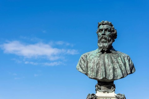 Benvenuto Cellini bust on the Ponte Vecchio, monument, sculpture, culture, Florence, Italy, Europe