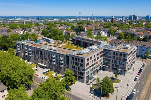 View over Essen-Holsterhausen, Holsterhauser Platz, to the north, to the skyline of the city