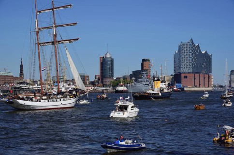 Europe, Germany, Hamburg, Elbe, harbour birthday, entry parade, Elbe Philharmonic Hall, gaff-rigged