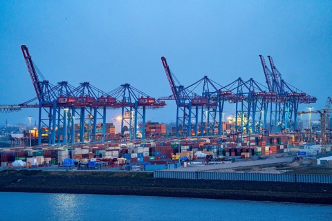 Container terminal Tollerort, container ships are loaded and unloaded, one of 4 container terminals