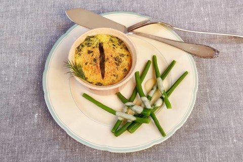Swabian cuisine, oven-baked pike-perch with princess beans and lemon sauce, fish dish, pike-perch
