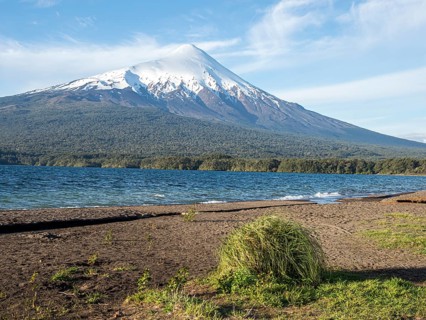Beach Playa Ensenada, lake Llanquihue, volcano Osorno, chilenean lake district, Los Lagos region,