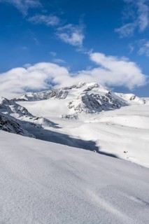 Snow-covered mountain landscape, mountain peak Monte Cevedale and glacier Zufallferner, Ortler