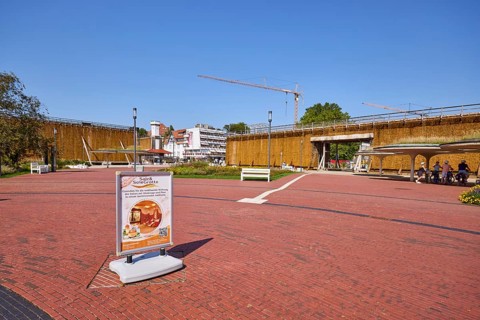 Customer stopper with advertising for the salt cave and brine grotto in the Bad Salzuflen park,