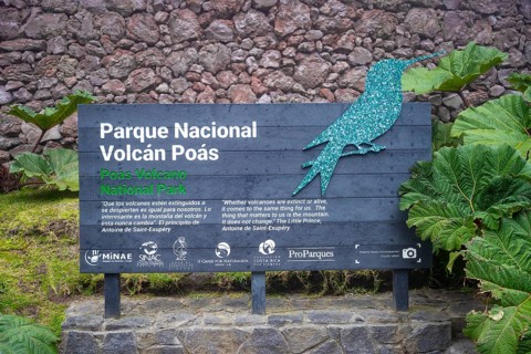 Sign of the Parque Nacional Volcán Poás, at the entrance to the national park, central highlands,