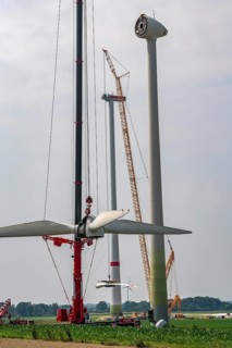 Dismantling of a wind power plant in a wind farm near Issum, 9 older wind turbines from the