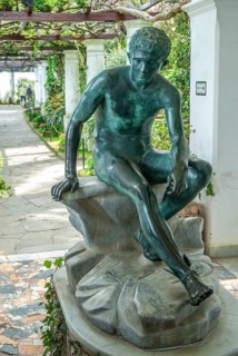 Roman statue under pergola at Villa San Michele, the life's work at Capri of the Swedish physician