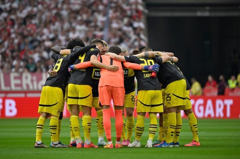 Team building, team circle in front of the start of the match Borussia Dortmund 09 BVB, MHPArena,