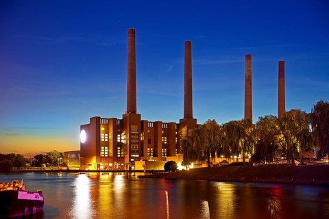 Wolfsburg NordSüd cogeneration plant in the evening with Mittellandkanal, Volkswagen AG main plant,