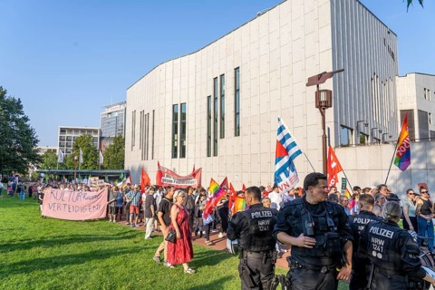 Protests against a so-called citizens' dialogue of the AfD in the Philharmonie in Essen, the