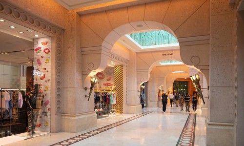 Interior view of Atlantis Mall, Hotel Atlantis, The Palm Jumeirah, Dubai, United Arab Emirates,