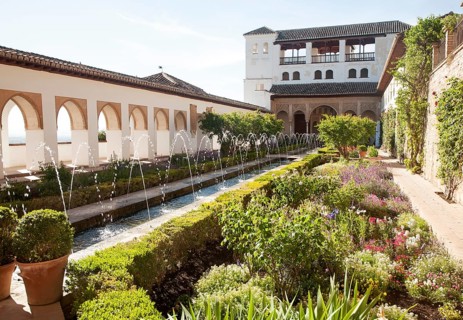 Patio de la Acequia, Court of the water Channel, Generalife palace gardens, Alhambra, Granada,