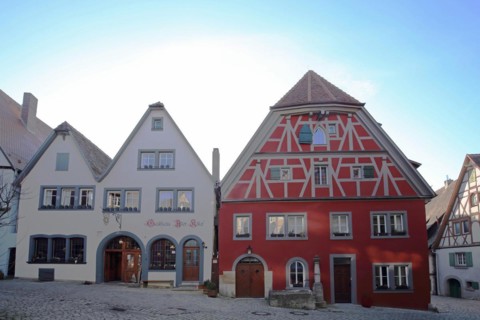 Inn Alter Keller and red house, Rothenburg ob der Tauber, houses, red, Tauberfranken, Franconia,