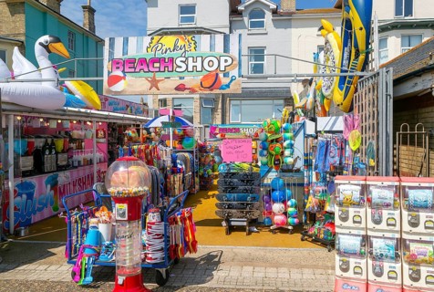 Pinky's Beach Shop on The Esplanade, Lowestoft, Suffolk, England, UK
