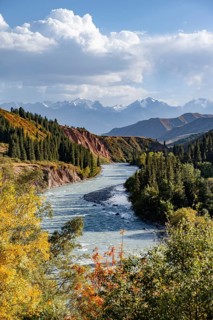 Naryn River and mountain panorama in autumn, at the confluence of the Kichi-Naryn and Chong-Naryn,