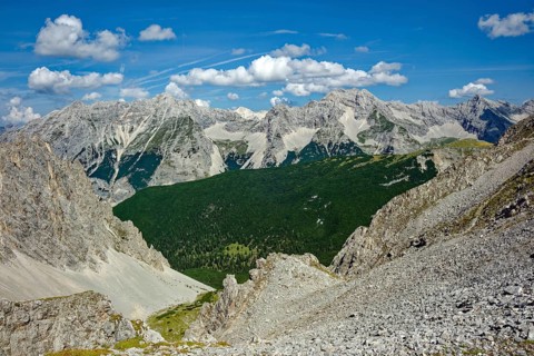 At the Hafelekar, view from the Karwendelblick of the Innsbruck Nordkette to the Karwendel