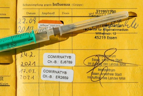 Vaccination booklet, proof of double vaccination with the Corona vaccine from BioNTEch/Pfizer,