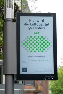 Smart Poles, intelligent street lamps, test run, EON and the city of Essen are testing street lamps