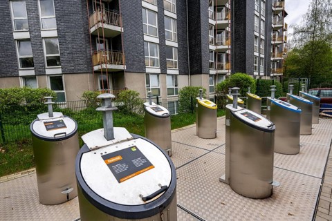 Underground waste disposal system, waste columns for different types of waste, in underground