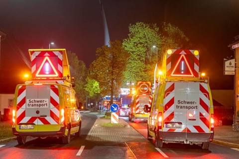 Securing and escort vehicles during the transport of a 68 metre long, 22 tonne blade of a wind