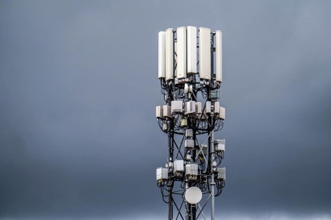 Mobile radio mast with various antenna systems, for mobile radio and other telecommunications, G5