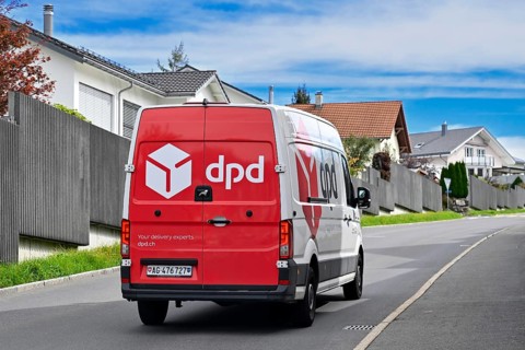 Delivery van dpd parcel service