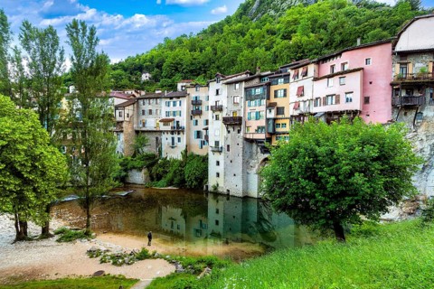 Pont en Royans. Houses hanging above river La Bourne. Isère. Auvergne-Rhone-Alpes. Vercors regional